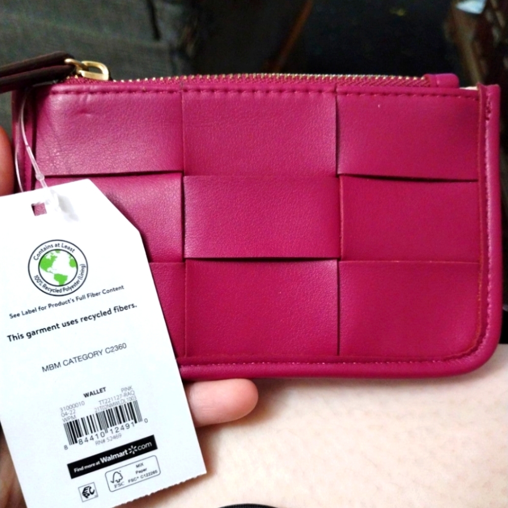 Time & Tru Red Coin Wallet.